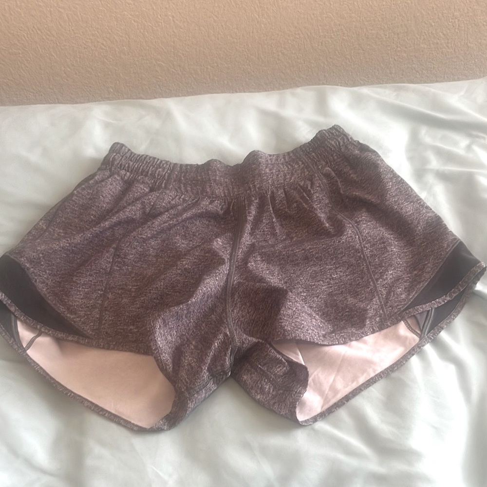 Lululemon hotty hot shorts 6